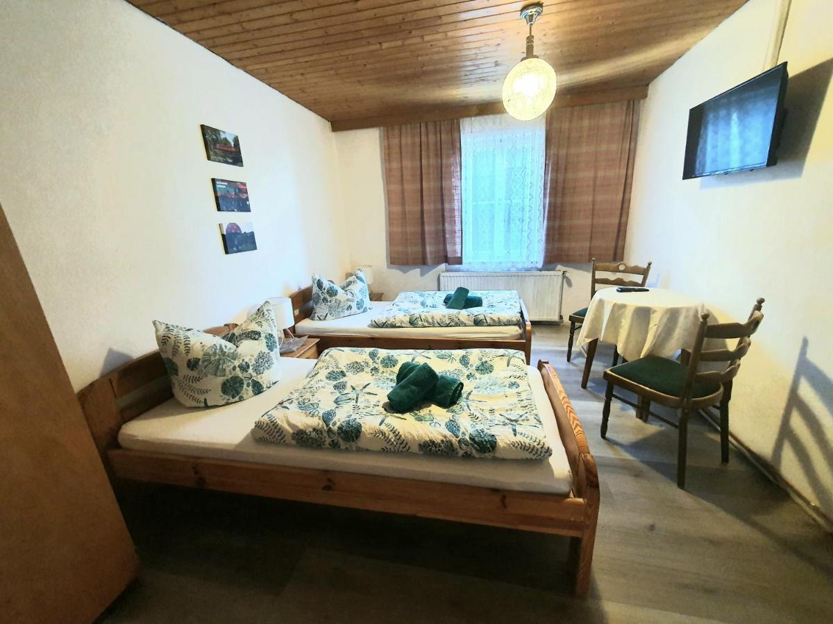 Gaestehaus Weisses Lamm - Monteurzimmer Nordhalben エクステリア 写真