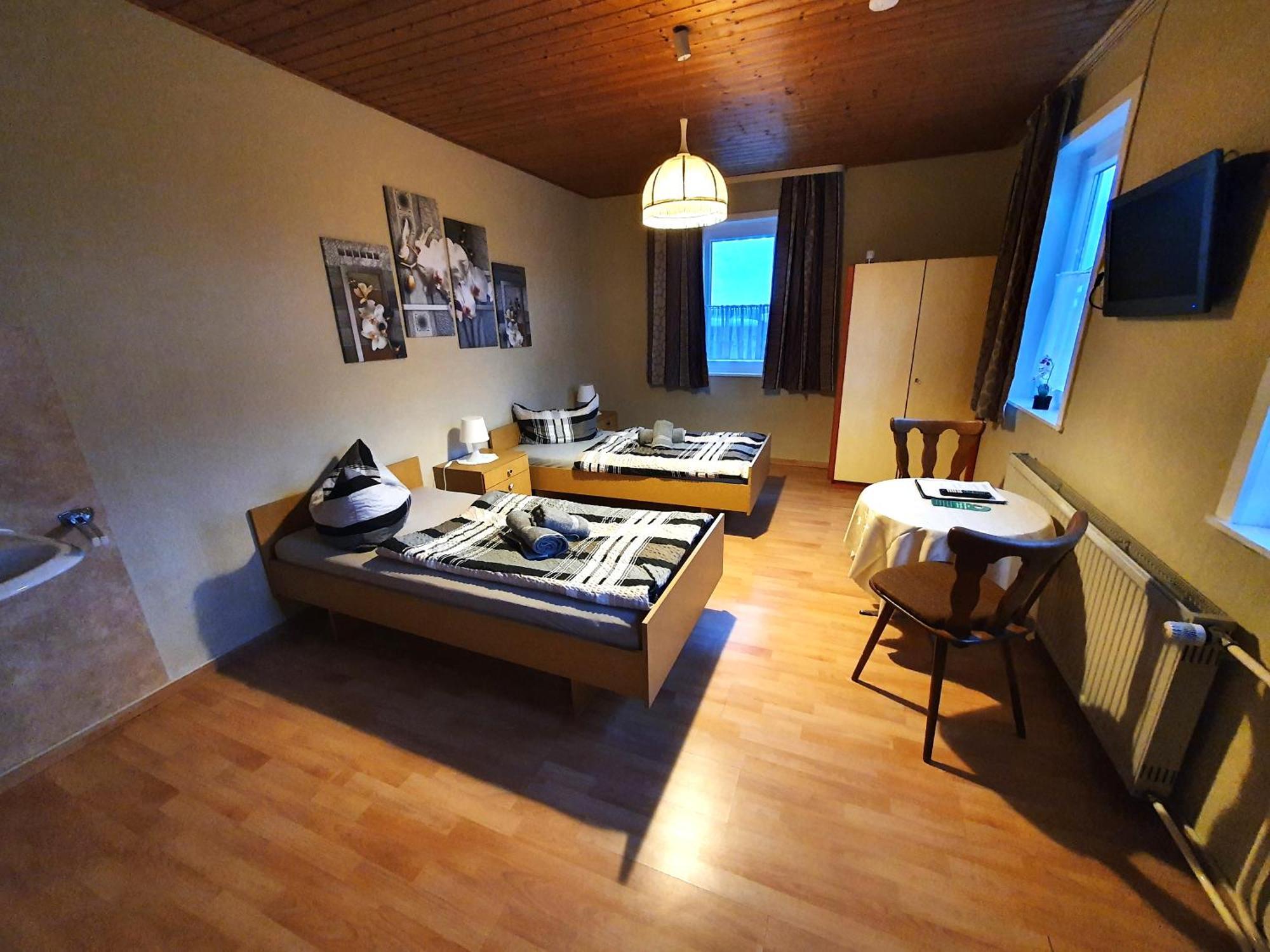 Gaestehaus Weisses Lamm - Monteurzimmer Nordhalben エクステリア 写真